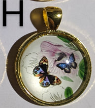 Load image into Gallery viewer, Butterfly Pendant Necklace (Gold)
