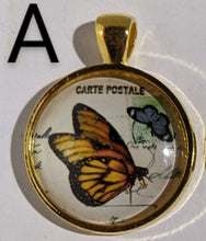 Load image into Gallery viewer, Butterfly Pendant Necklace (Gold)
