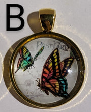 Load image into Gallery viewer, Butterfly Pendant Necklace (Gold)
