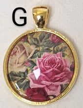 Load image into Gallery viewer, Roses In Bloom Glass Pendant Necklace (Gold)
