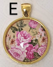 Load image into Gallery viewer, Roses In Bloom Glass Pendant Necklace (Gold)
